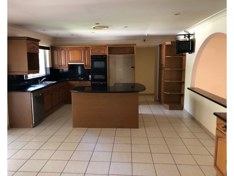 9 Emmets Farm Rd, Rossmore NSW 2557