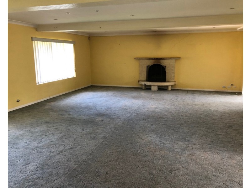 9 Emmets Farm Rd, Rossmore NSW 2557