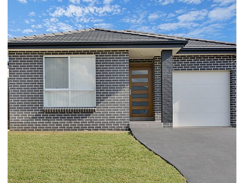 12 Parrott Street, Elderslie NSW 2570