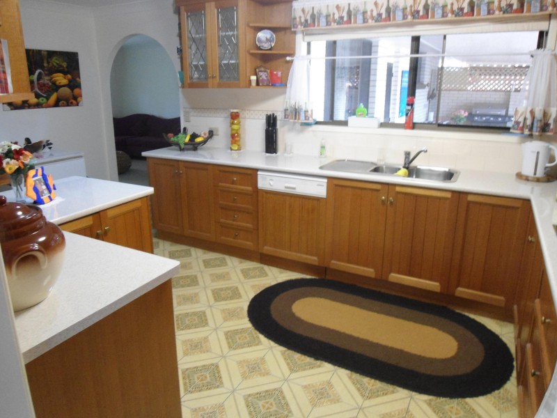 Avenell Heights QLD 4670