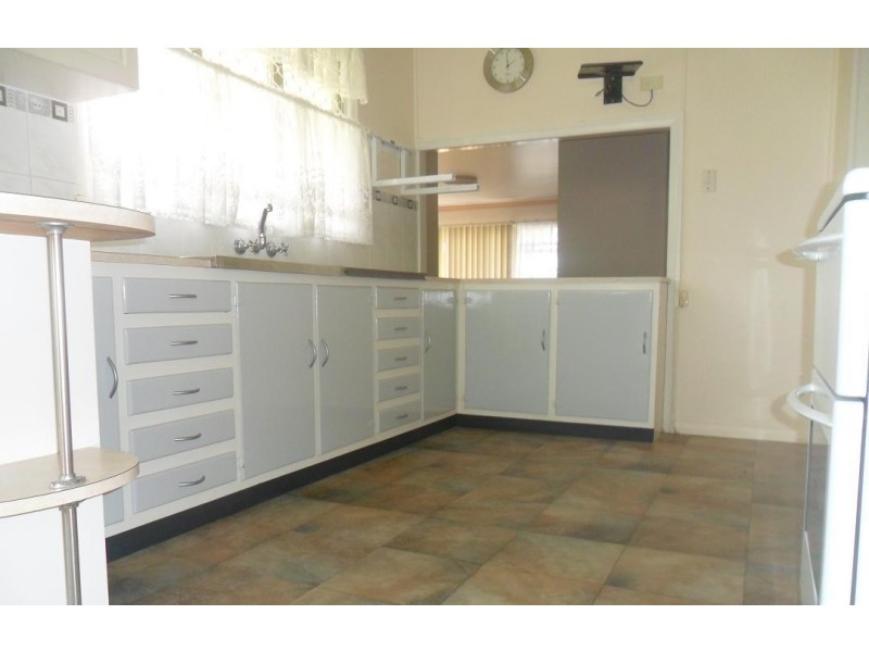 12 Lloyd Street, Walkervale QLD 4670