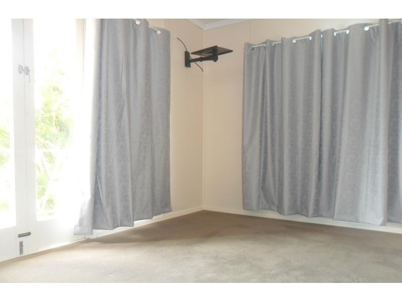 12 Lloyd Street, Walkervale QLD 4670