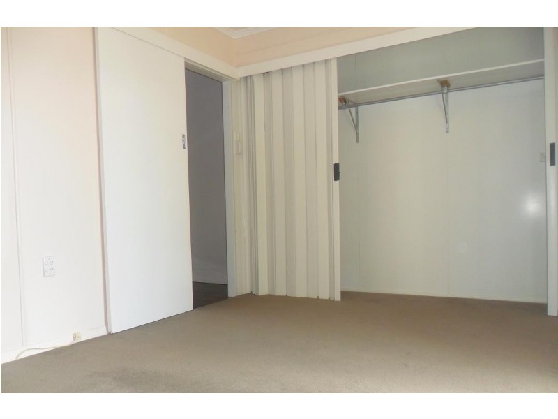 12 Lloyd Street, Walkervale QLD 4670