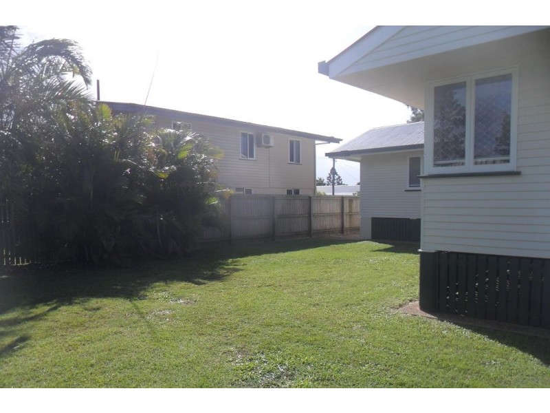 12 Lloyd Street, Walkervale QLD 4670