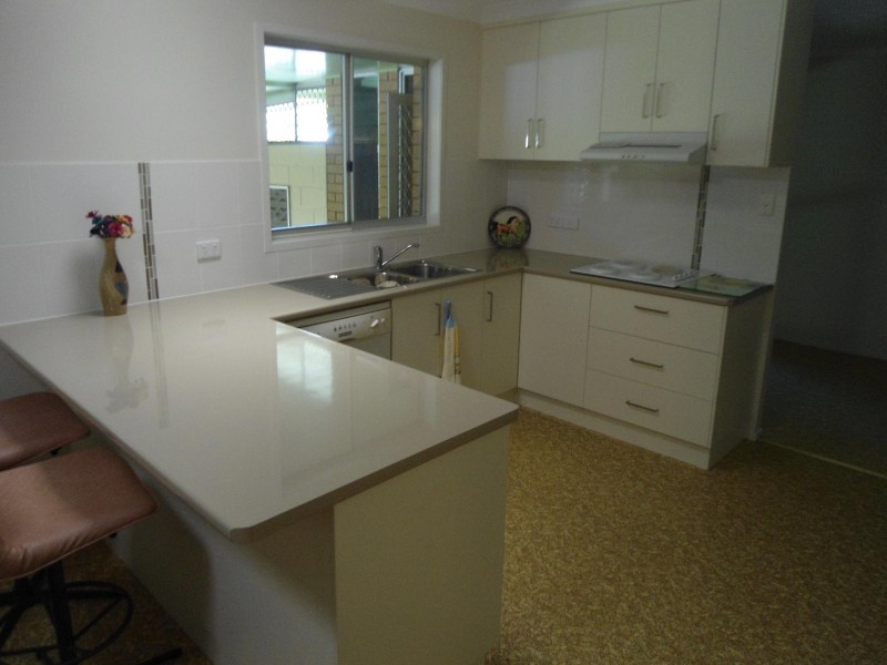 94 Boundary St, Walkervale QLD 4670