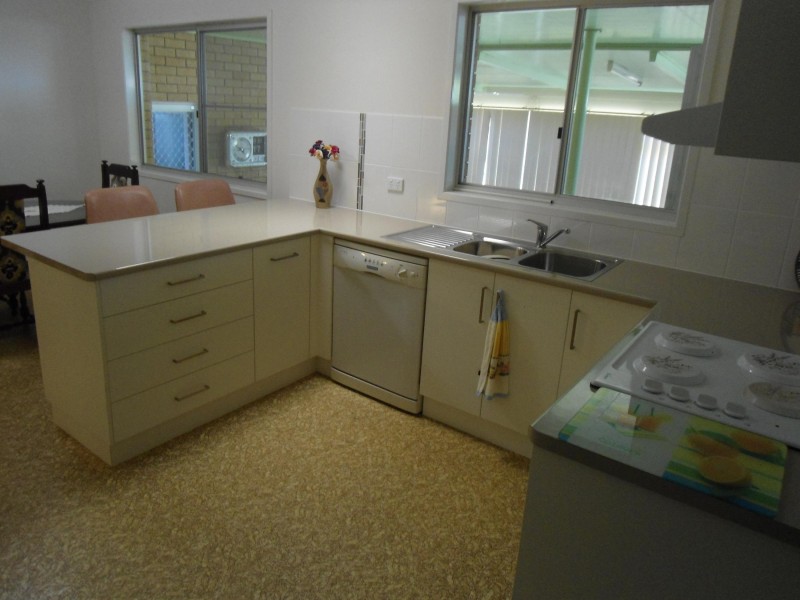 94 Boundary St, Walkervale QLD 4670