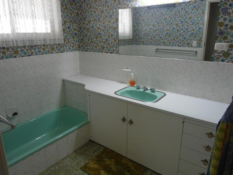 94 Boundary St, Walkervale QLD 4670