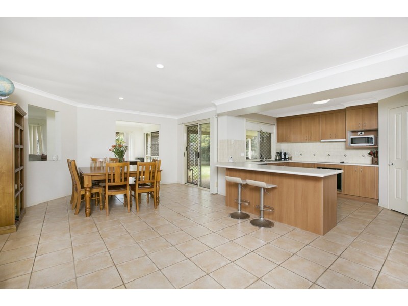 25 HILLIARDS PARK DRIVE, Wellington Point QLD 4160