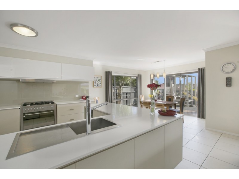 19 Hoskins Drive, Wellington Point QLD 4160