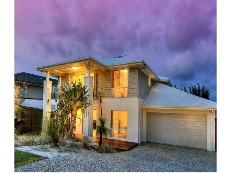 19 Hoskins Drive, Wellington Point QLD 4160