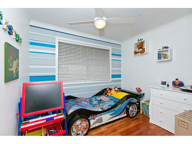 24 Sandpiper Street, Wellington Point QLD 4160