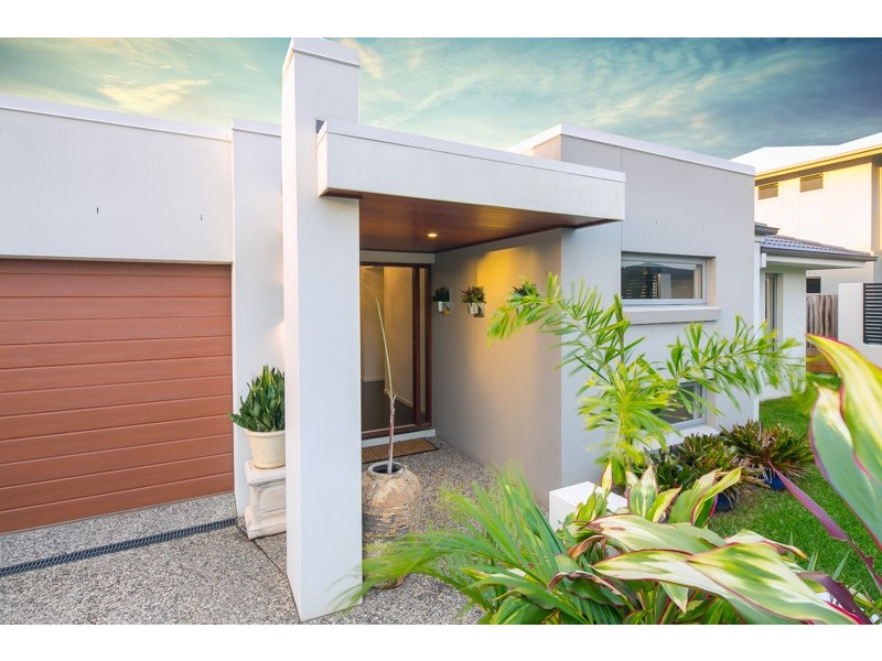 15 Hoskins Drive, Wellington Point QLD 4160