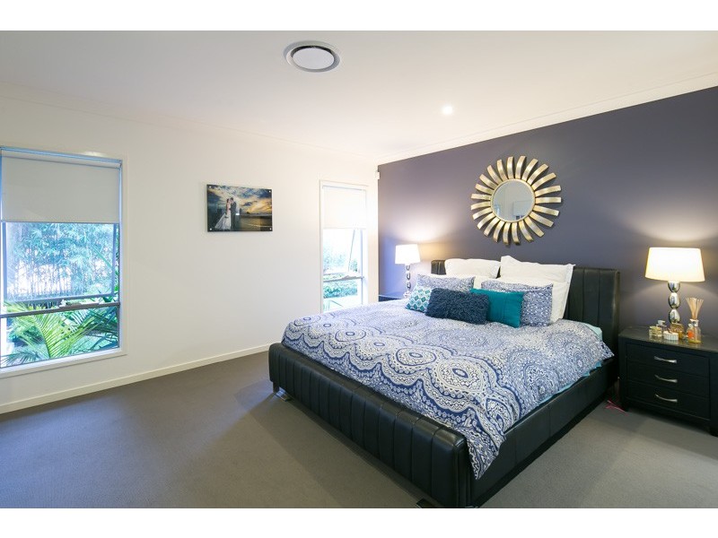 15 Hoskins Drive, Wellington Point QLD 4160