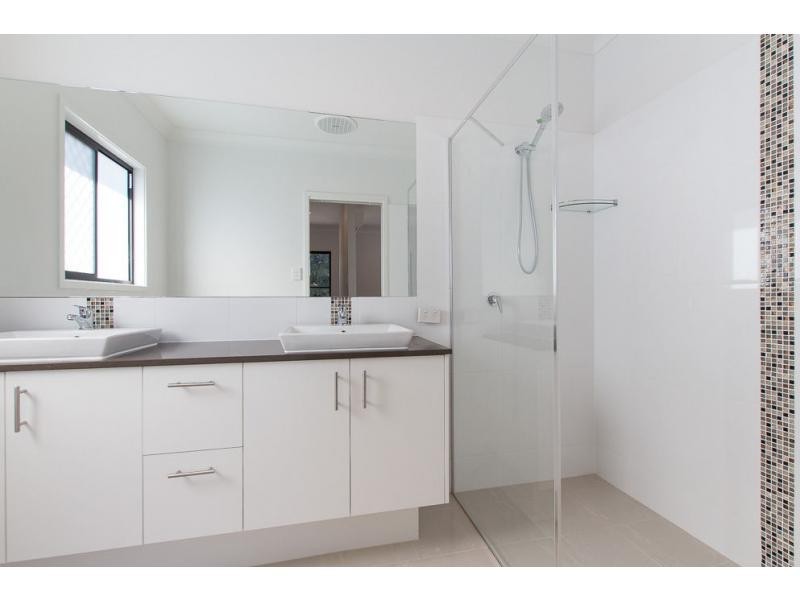 34 Wellesley Street, Wellington Point QLD 4160