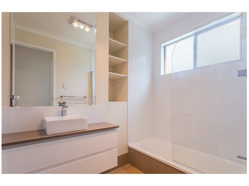 21 Warner Street, Wellington Point QLD 4160