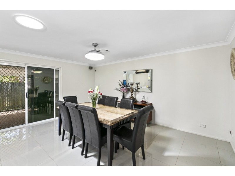 17 Carinyan Drive, Birkdale QLD 4159