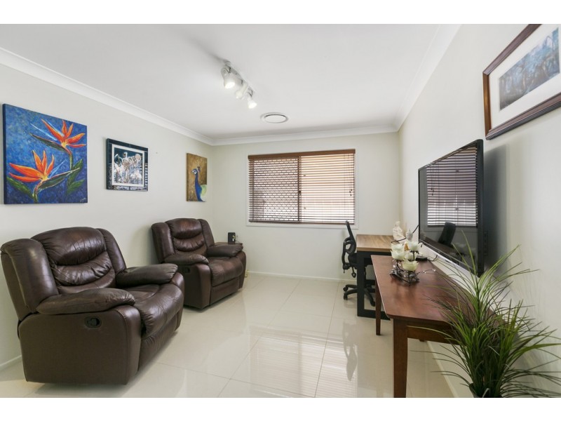 17 Carinyan Drive, Birkdale QLD 4159