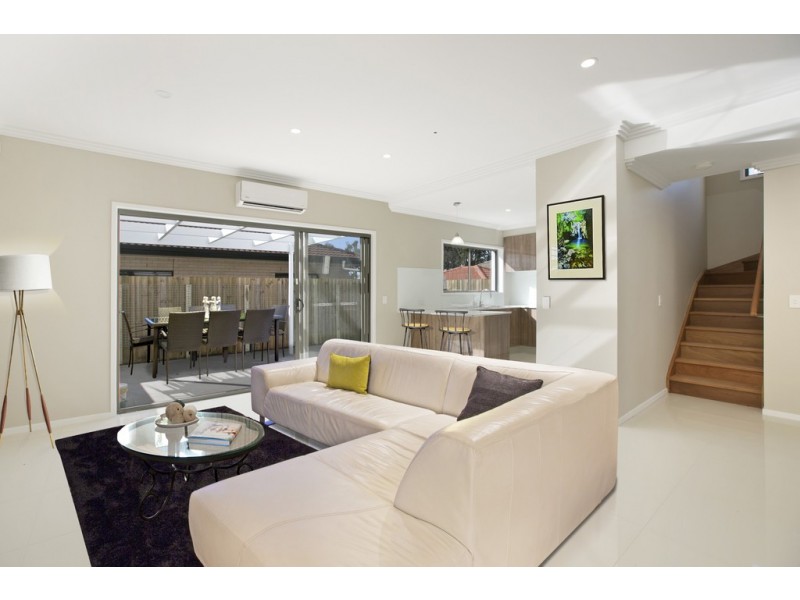 2/27 FREETH STREET EAST, Ormiston QLD 4160