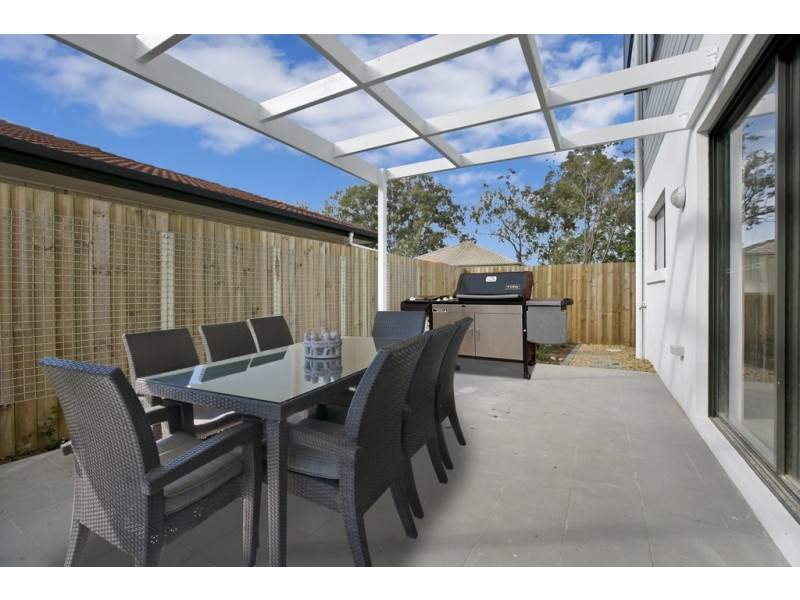 2/27 FREETH STREET EAST, Ormiston QLD 4160