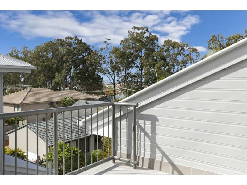 2/27 FREETH STREET EAST, Ormiston QLD 4160
