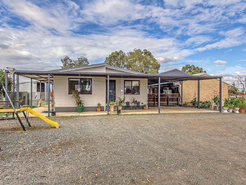 64 Manning Rd, Hopeland WA 6125