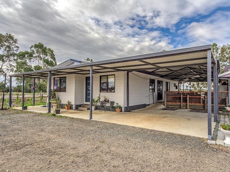 64 Manning Rd, Hopeland WA 6125