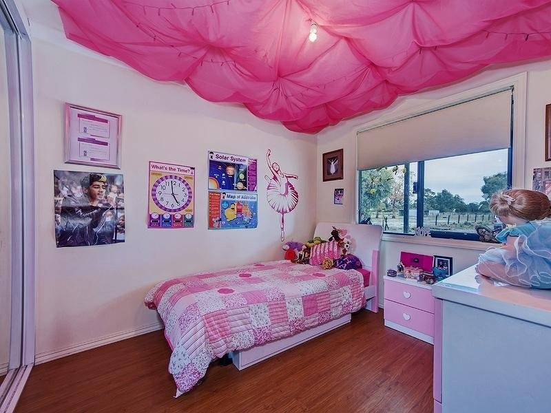 64 Manning Rd, Hopeland WA 6125