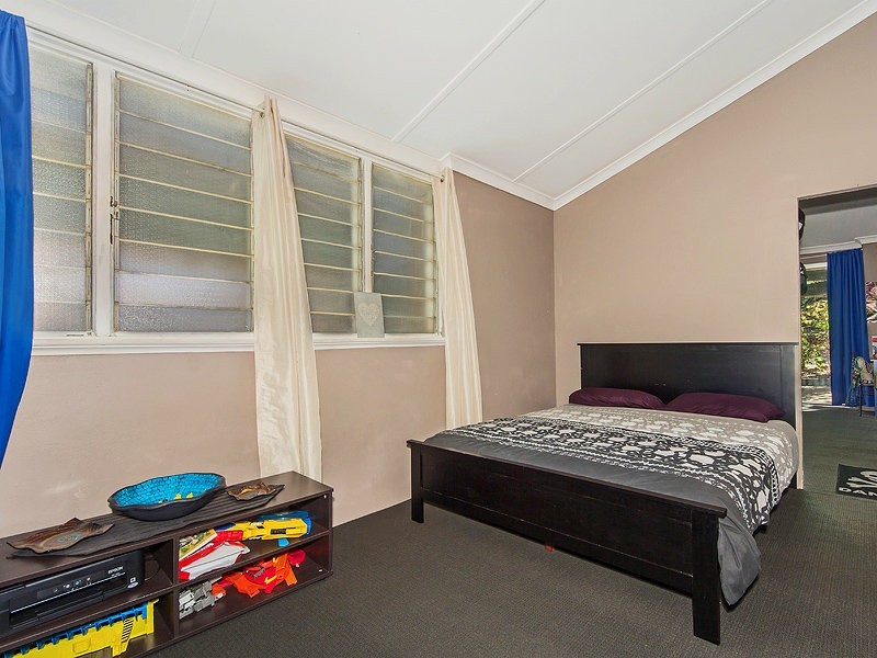 63 Connell Ave, Martin WA 6110