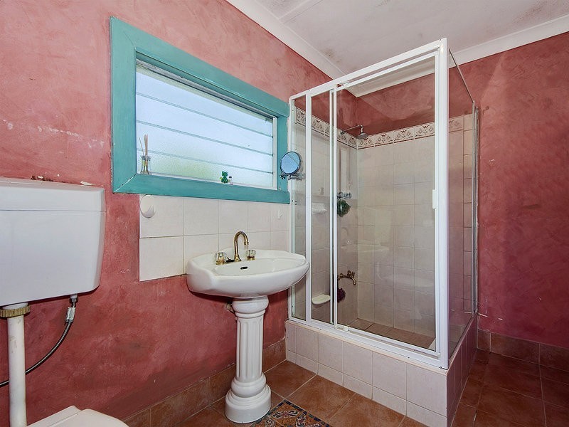 63 Connell Ave, Martin WA 6110