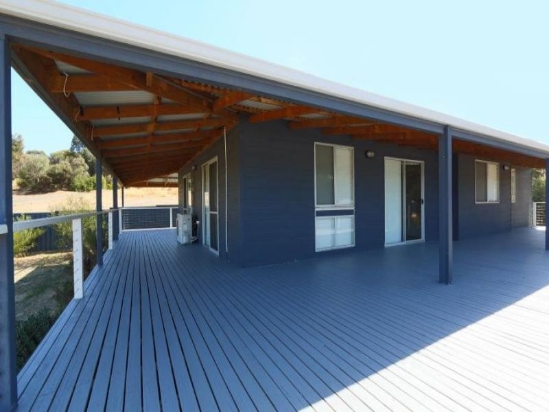 10 Dunmall Dr, Wandering WA 6308