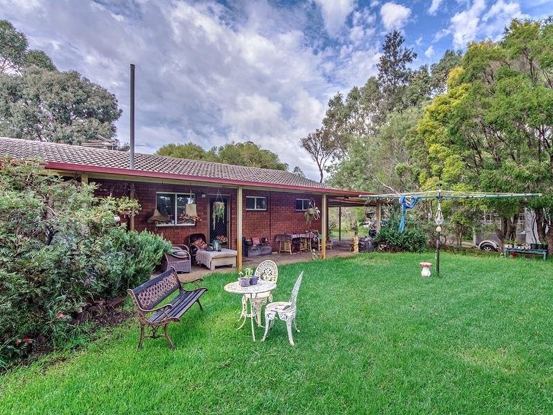 364 Summerfield Rd, Mardella WA 6125