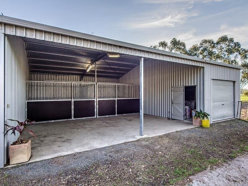 582 Henderson Rd, Hopeland WA 6125