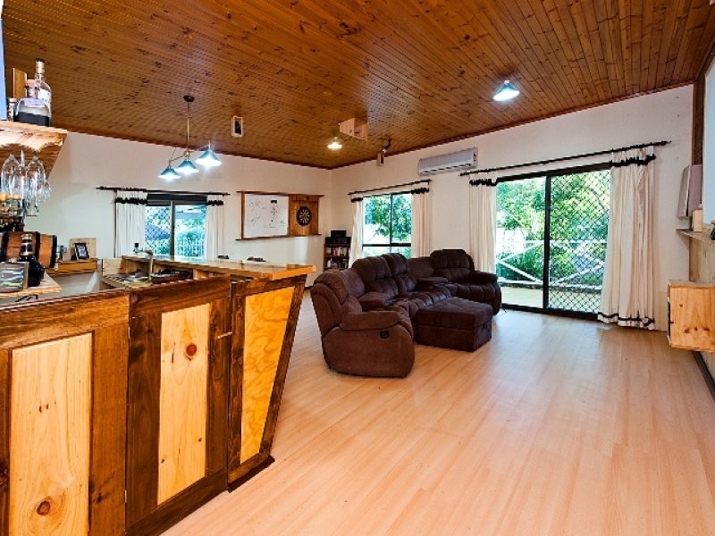 16 Springdale Rd, Karragullen WA 6111