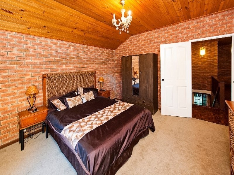 16 Springdale Rd, Karragullen WA 6111