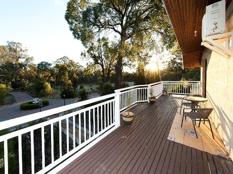 16 Springdale Rd, Karragullen WA 6111