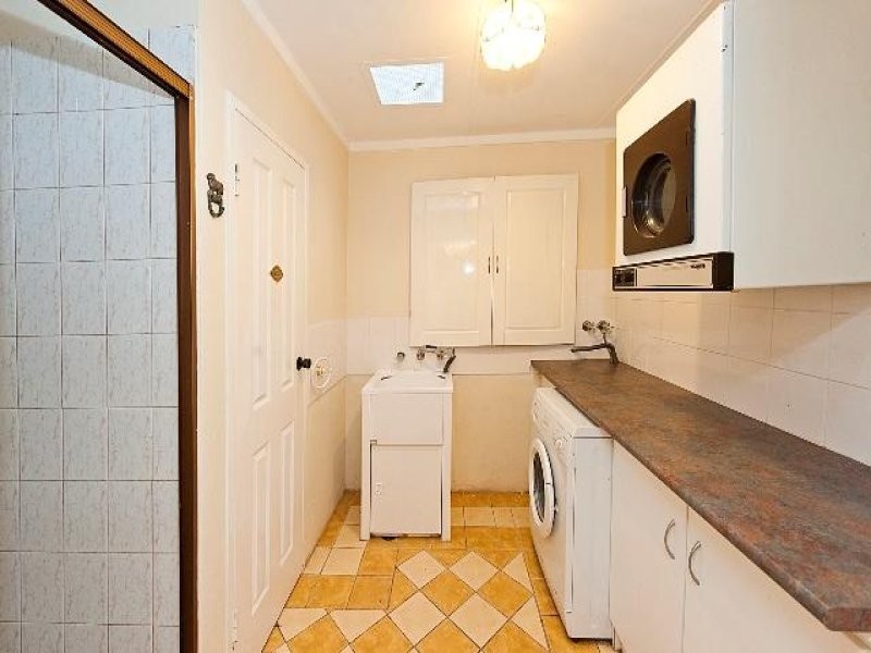 16 Springdale Rd, Karragullen WA 6111