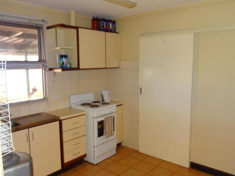 27 Jabberup Crescent, Newman WA 6753