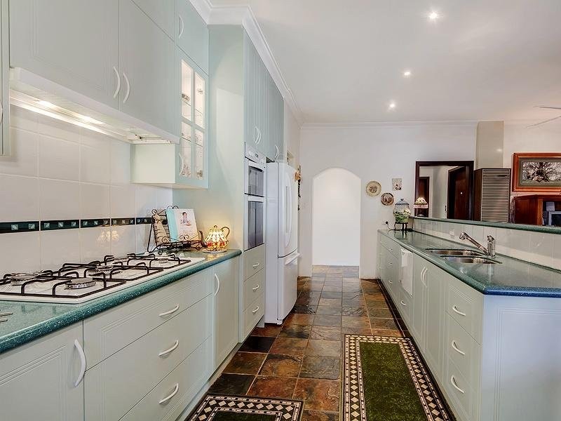31 Onyx Road, Mount Richon WA 6112