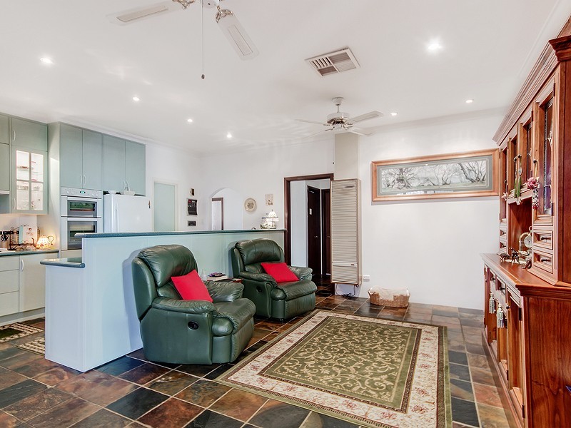 31 Onyx Road, Mount Richon WA 6112