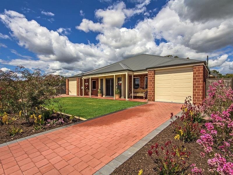 76 Mead St, Byford WA 6122