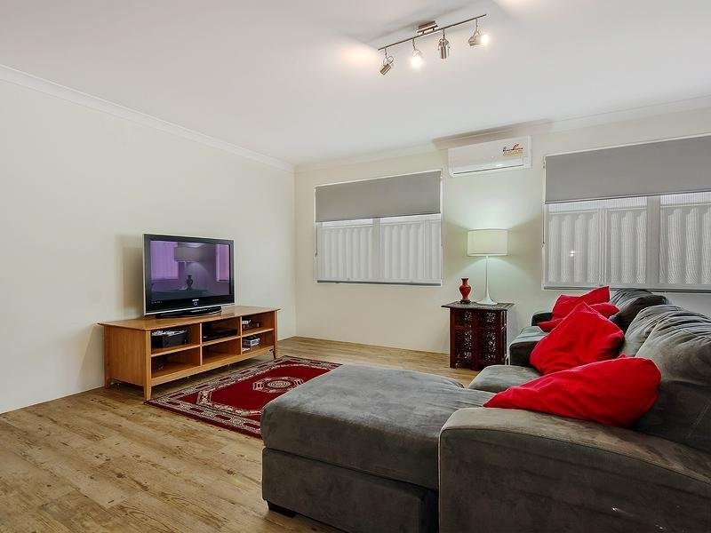 76 Mead St, Byford WA 6122