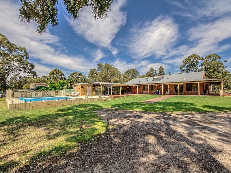 53 Craghill Way, Oakford WA 6121