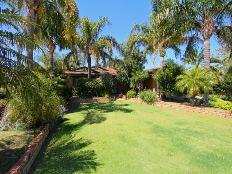 92 Brown Cr, Seville Grove WA 6112