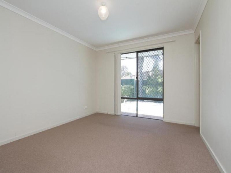 92 Brown Cr, Seville Grove WA 6112