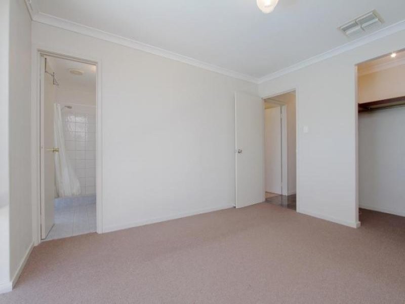 92 Brown Cr, Seville Grove WA 6112