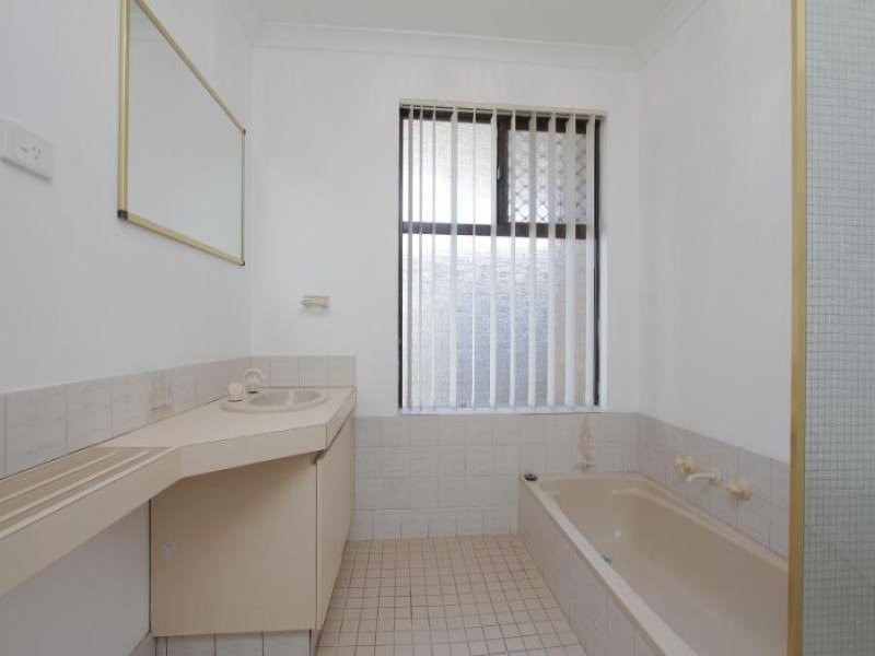 92 Brown Cr, Seville Grove WA 6112