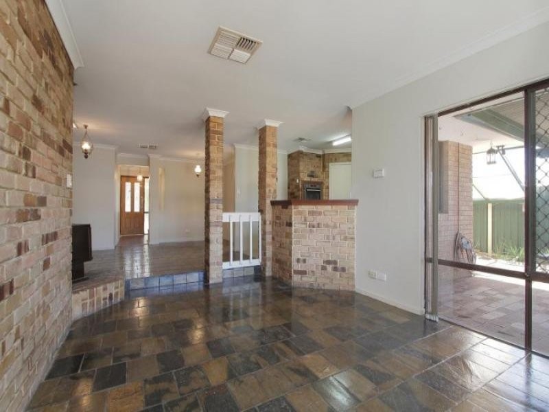 92 Brown Cr, Seville Grove WA 6112