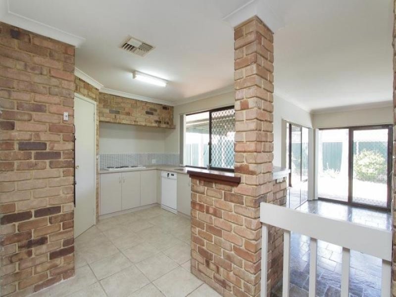 92 Brown Cr, Seville Grove WA 6112