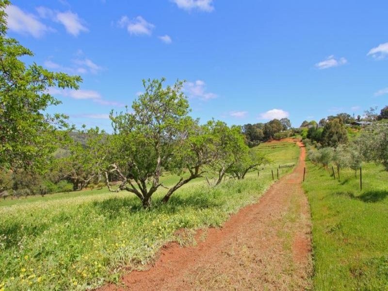 26 Hawkstone Road, Roleystone WA 6111