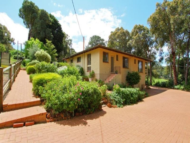 26 Hawkstone Road, Roleystone WA 6111